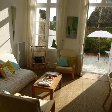 Appartement Foncillon : Avec Grande Terrasse Privative + Studio *